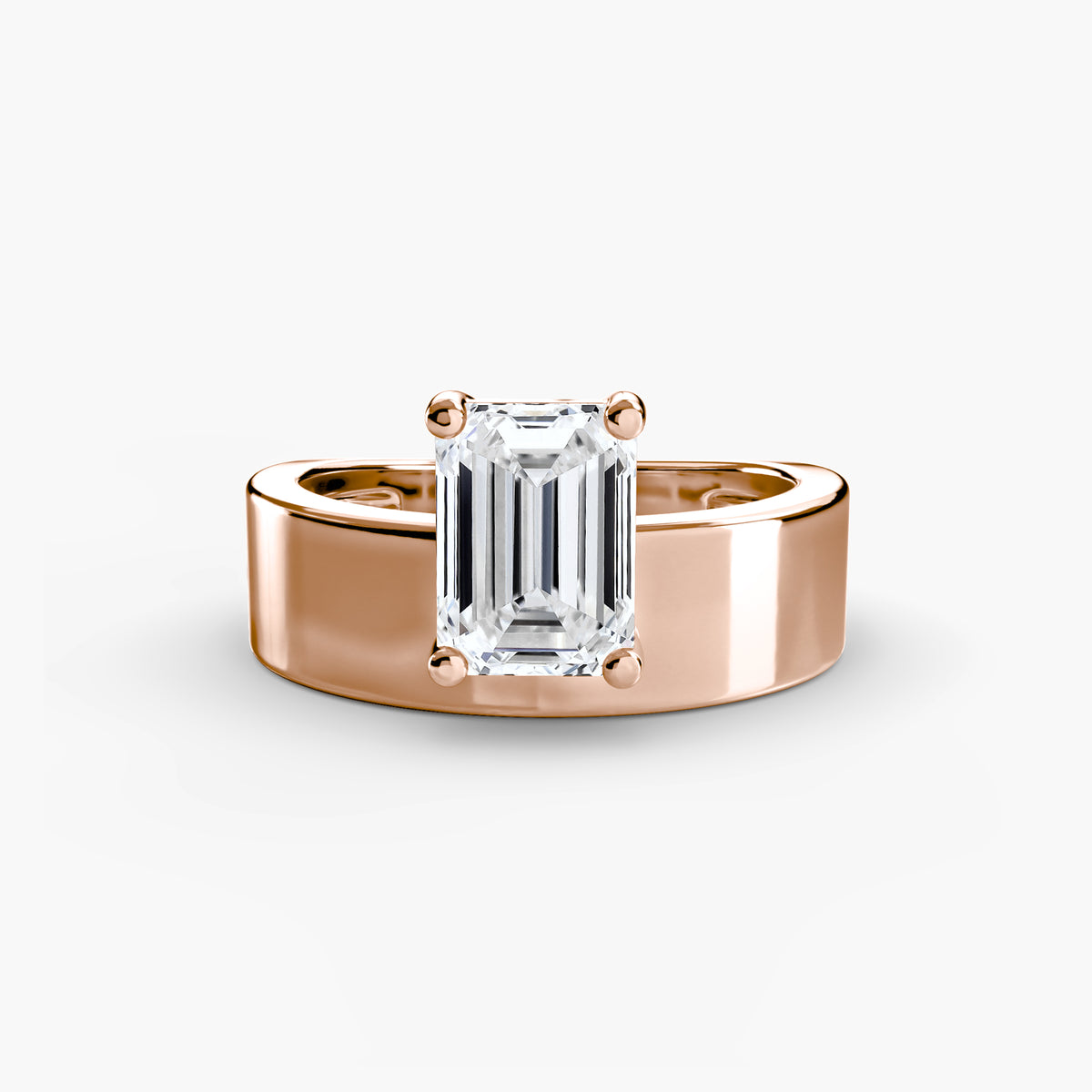 Solitärring mit auffälligem breiten Band